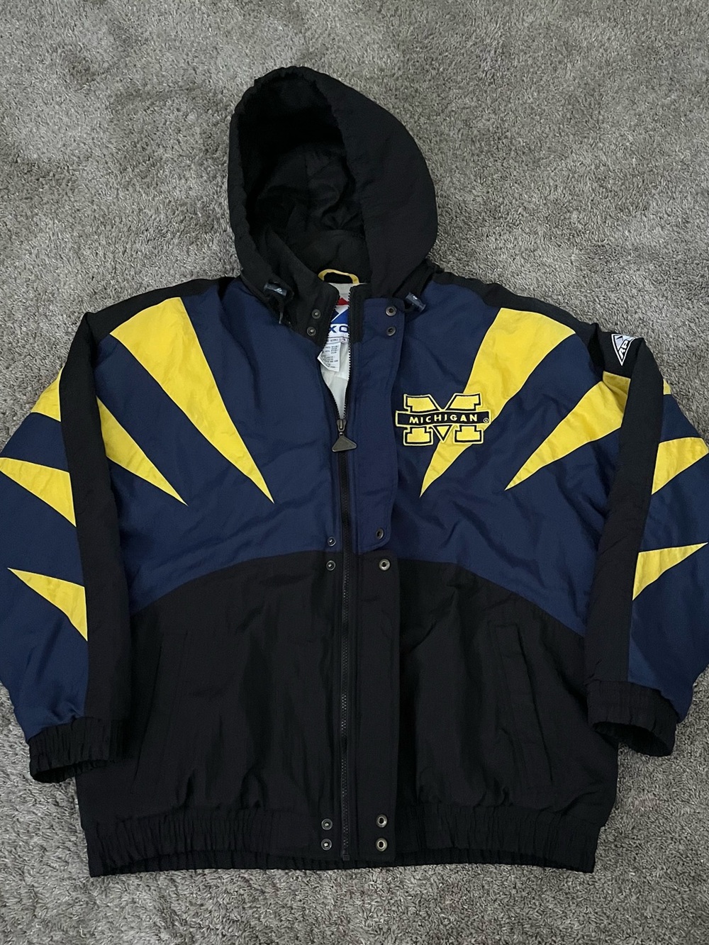 Vintage Michigan Wolverines Apex One Puffer Jacket L Logo Zip Hooded VTG 90s